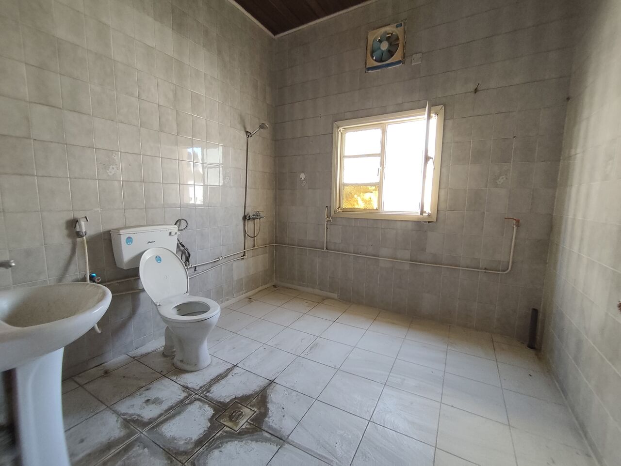 Tubli, Apartments, Flats, Houses & Villas, BHD 85/year,  1 BR,  Tubli:- 1Bhk Unfurnished Flat On Rent..