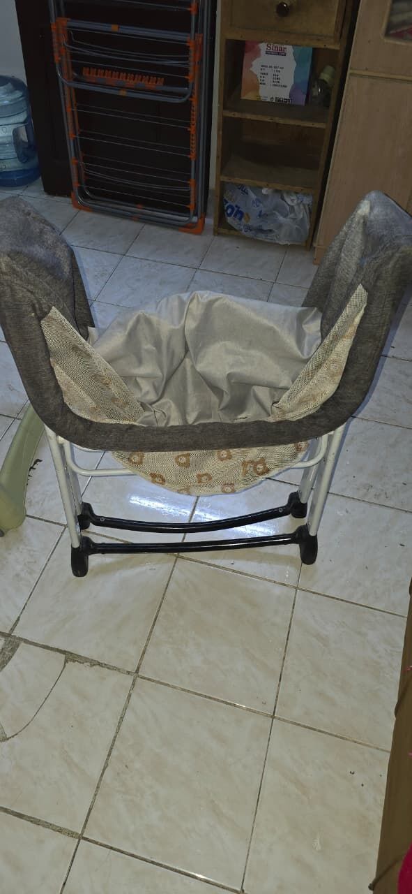Hara, Furniture, SAR 700,  Household Items..!! Dining Table With Chairs, Tea Table, Infant Bed, High Chair, Vacuum Cl