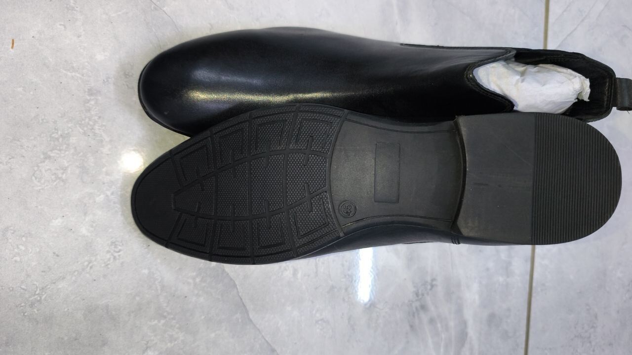 Riyadh, Clothing & Accessories, SAR 75,  New Shoe Black Boot Leather Chelsea