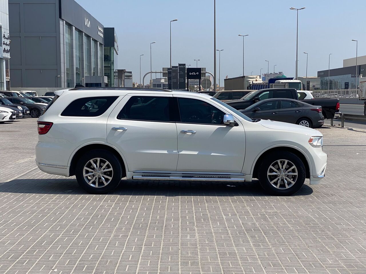 Manama, Vehicles, Cars & Trucks , BHD 5500,  Dodge Durango LTD,  2015,  Automatic,  137600 KM,    (White)