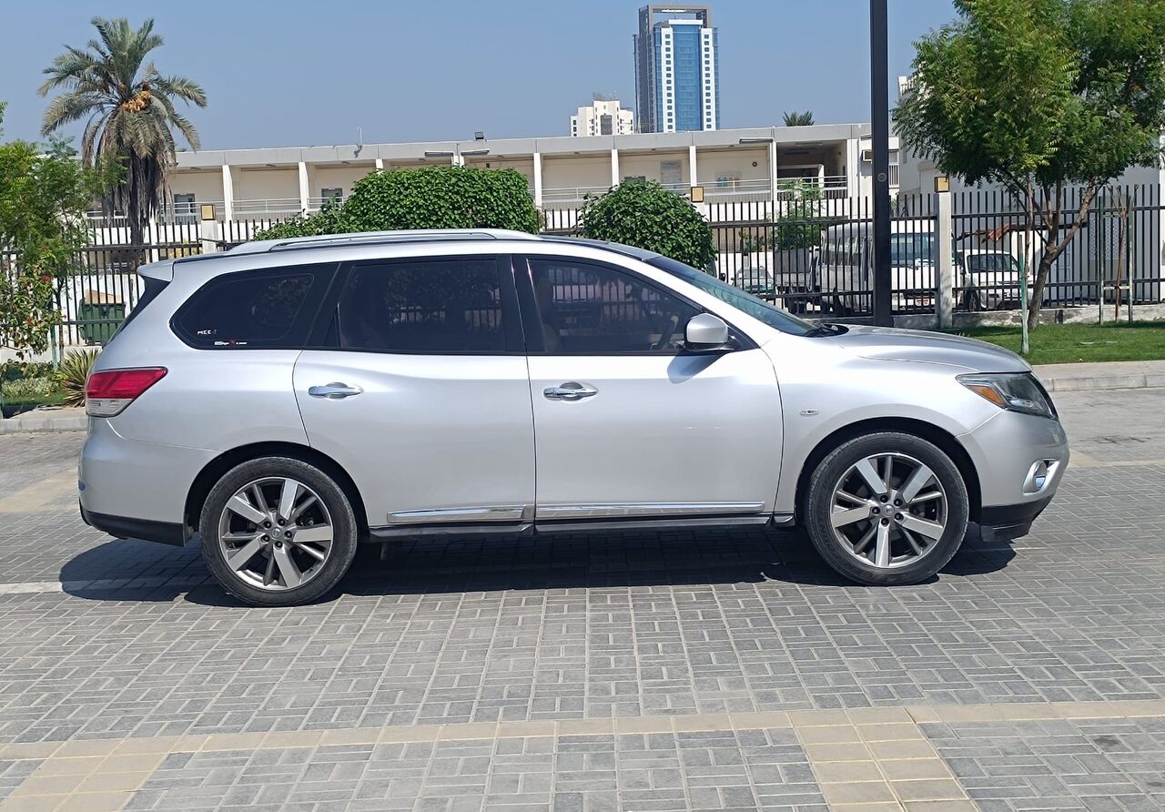Manama, Vehicles, Cars & Trucks , BHD 2650,  NISSAN PATHFINDER,  2014,  Automatic,  206000 KM,  FULL OPTION