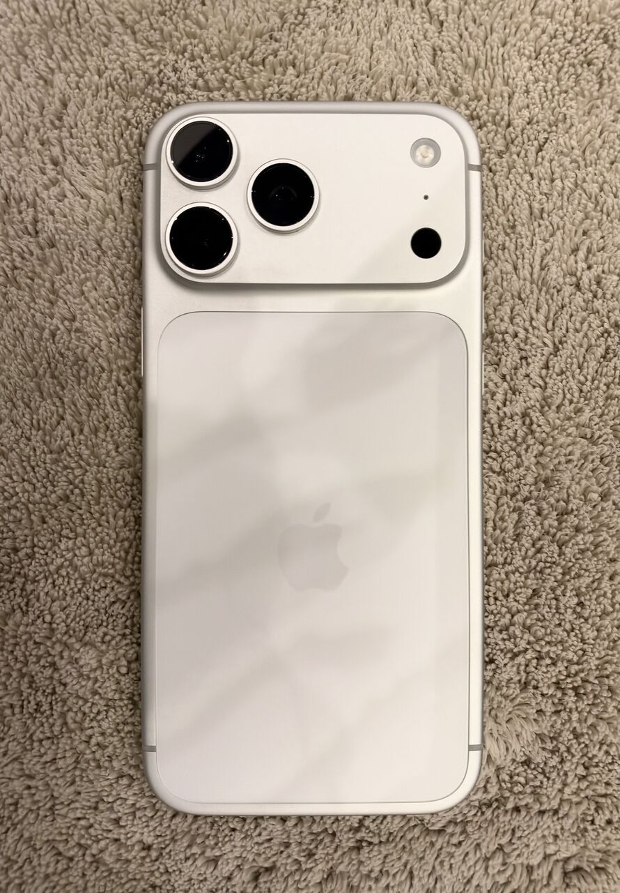 Khobar, Mobile Phones, SAR 6000,  Apple IPhone 17 Pro Max 2TB Silver