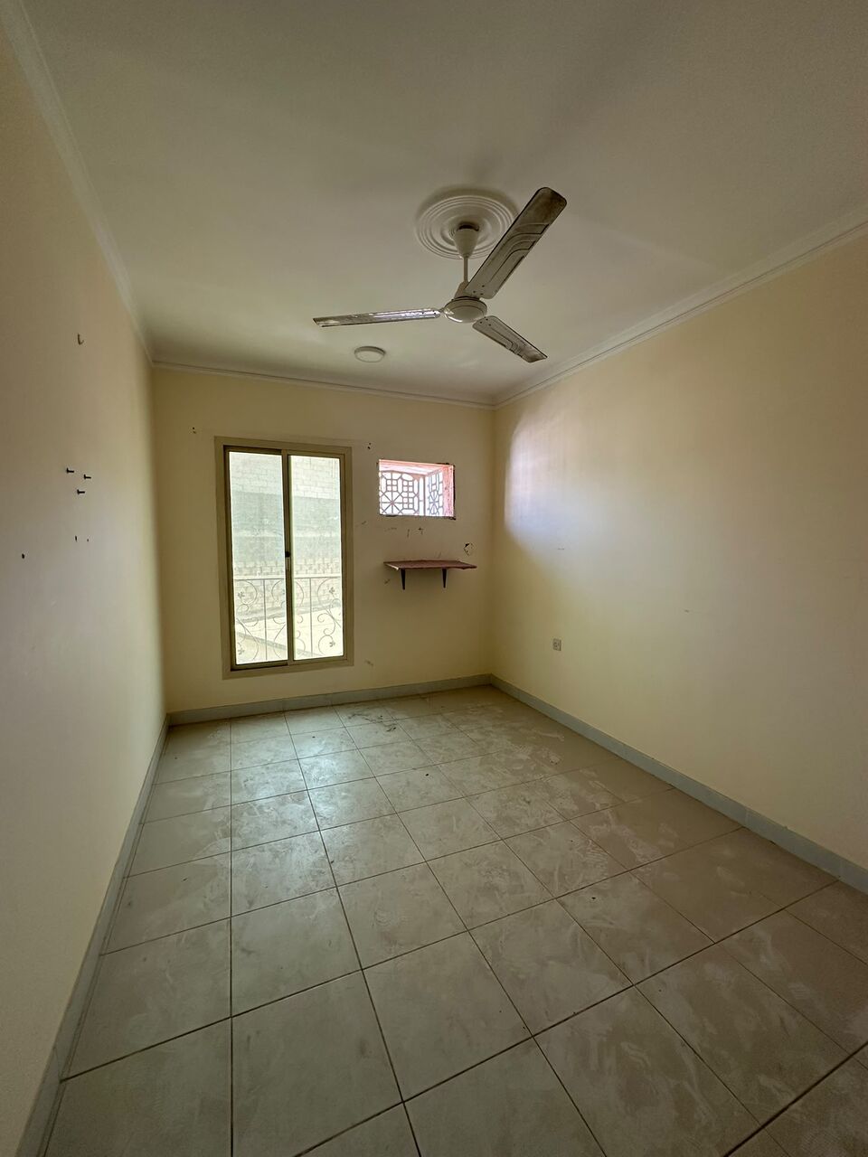 Manama, Apartments, Flats, Houses & Villas, BHD 180/month,  1 BR,  35 Sq. Meter,  Semi Furnished Flat For Rent At Salmanyia Near Salmanyia Hospital