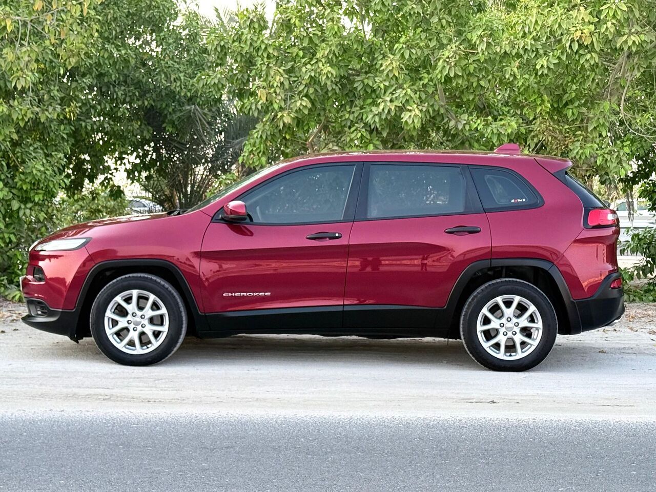 Manama, Vehicles, Cars & Trucks , BHD 3250,  Jeep Cherokee,  2016,  Automatic,  107000 KM,   Sports  Model