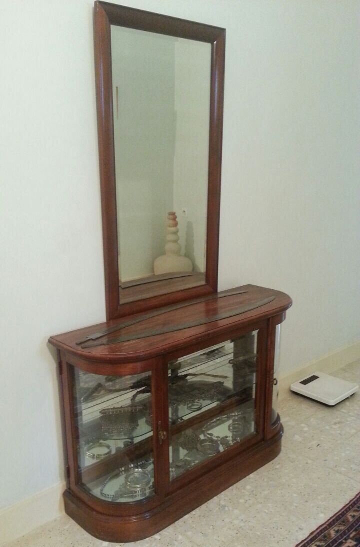 Riyadh, Furniture, SAR 1,  Wooden / Glazed Dispaly Items - Big Sale