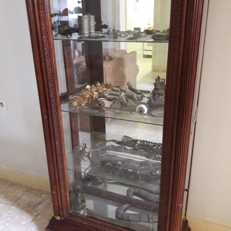 Riyadh, Furniture, SAR 1,  Wooden / Glazed Dispaly Items - Big Sale