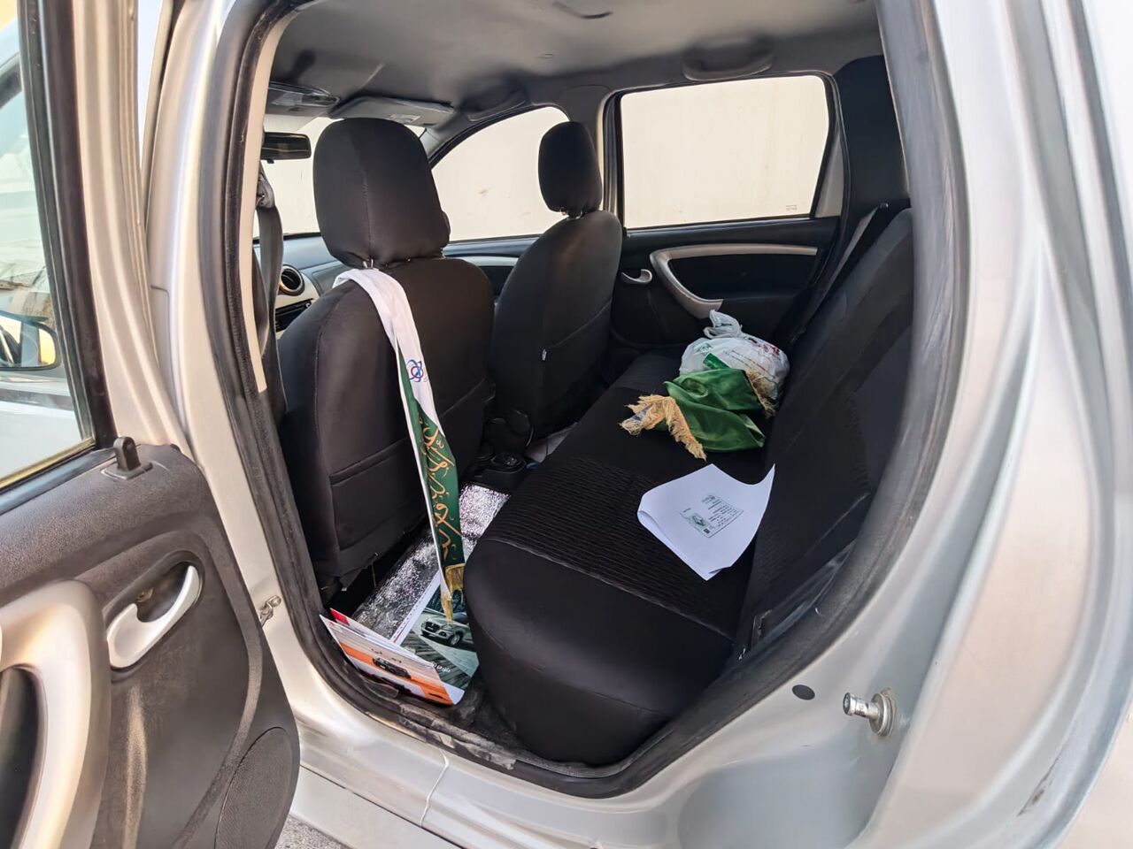 Riyadh, Vehicles, Cars & Trucks , SAR 16,  Renault Duster (SUV) - Silver Color,  2015,  Automatic,  200000 KM,  Personal Use Car