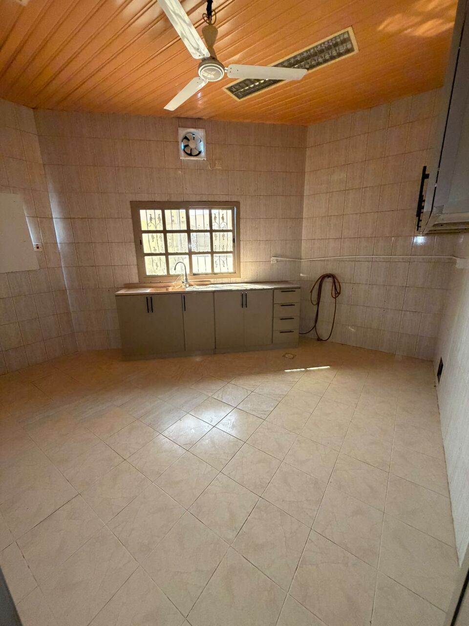 Kabul, Apartments, Flats, Houses & Villas, AFN 140/year,  100 Sq. Meter,  للايجار شقه في منطقه بوري