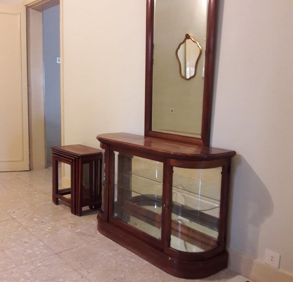 Riyadh, Household Items, SAR 1,  Glazed / Wooden Display Item For Collector - Big Sale