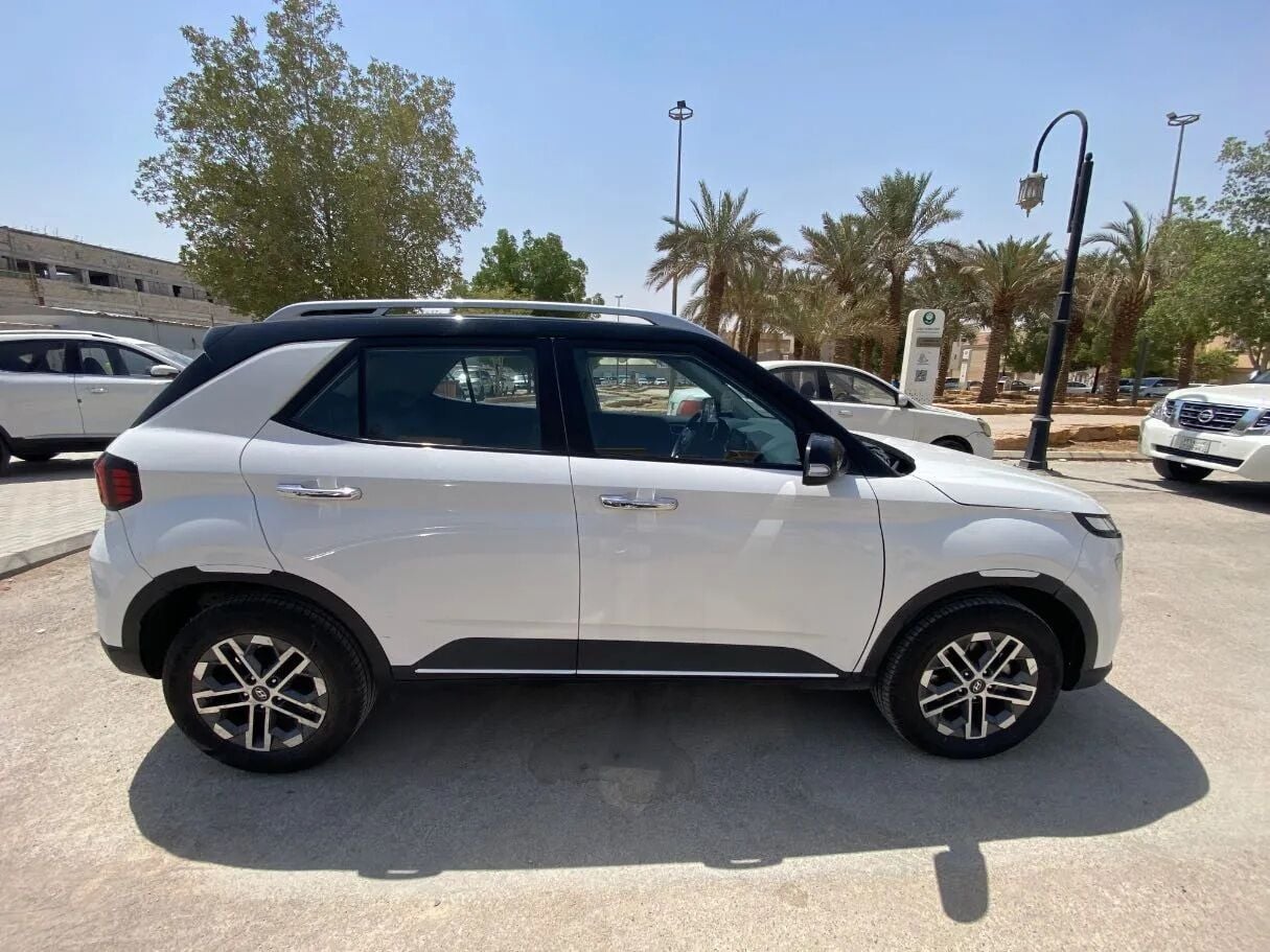 Riyadh, Vehicles, Cars & Trucks , SAR 44000,  Hyundai Venue,  2023,  Automatic,  73 KM,    – Premium – Two‑Tone Black & White