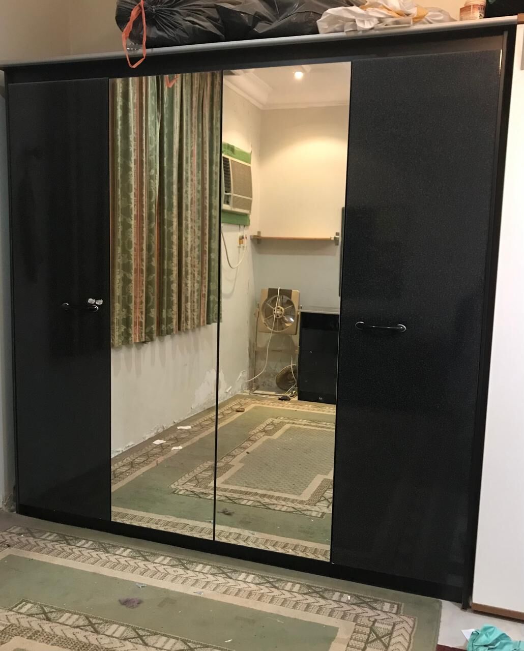 Dammam, Household Items, SAR 1200,  Large 4-door Wardrobe/cupboard With Two Full-length Mirrored Doors For Sale