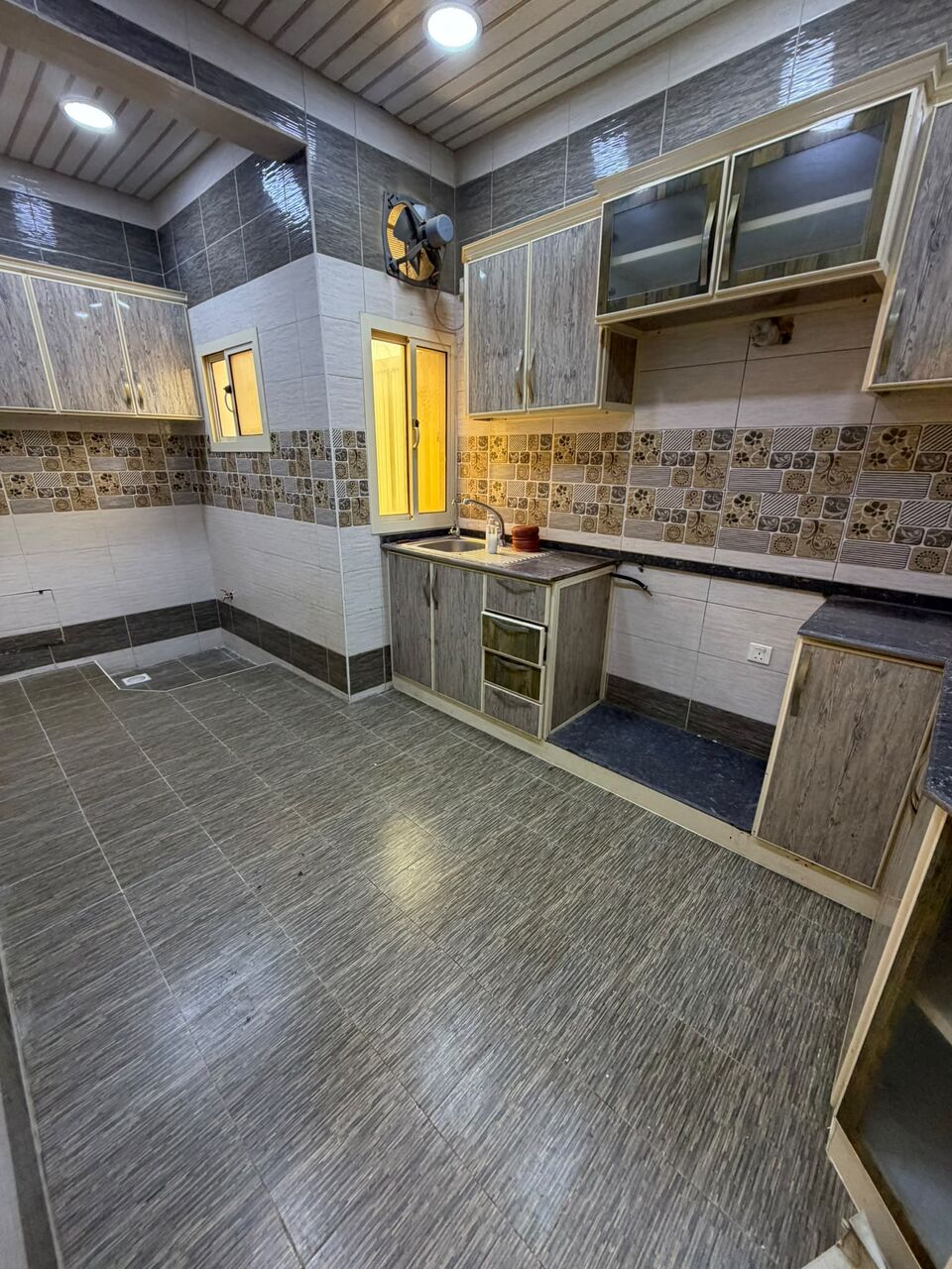 Kabul, Apartments, Flats, Houses & Villas, AFN 175/year,  100 Sq. Meter,  شقة كبيرة و جديدة للإيجار بمنطقة هادئ