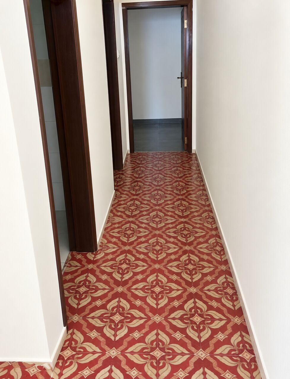 Salmaniya, Apartments, Flats, Houses & Villas, BHD 120/month,  2 BR,  For Rent &ndash; 2-Bedroom Apartment In Salmaniya.