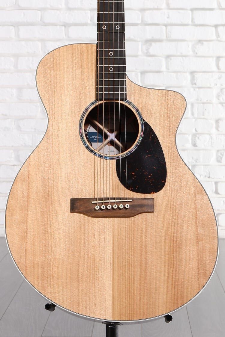 Al Badiah, Musical Instruments, SAR 6,  Martin SC-13E