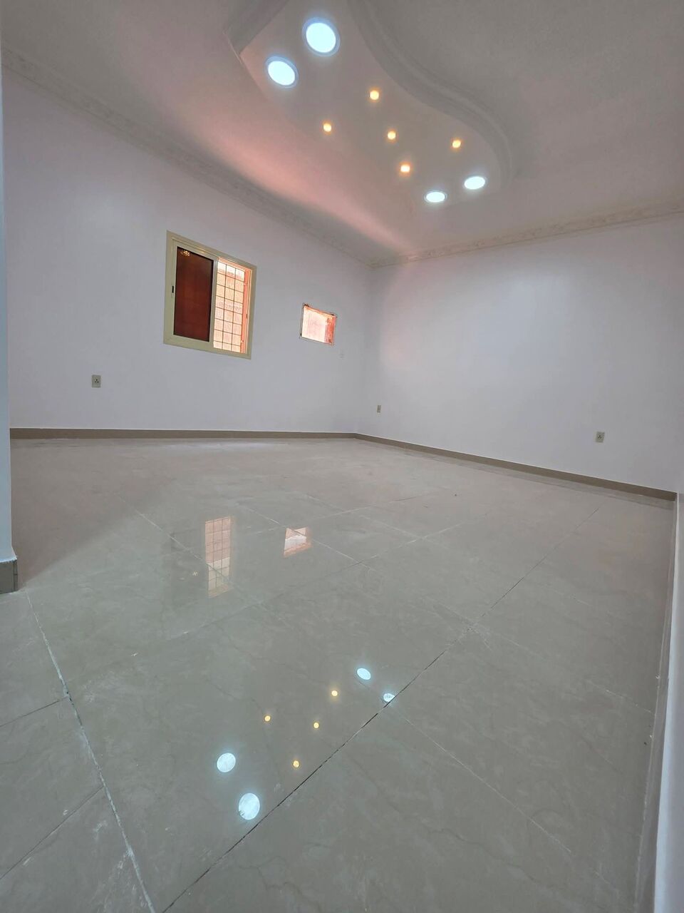 Khobar, Apartments, Flats, Houses & Villas, 4 BR,  FAMILY APARTMENT FOR RENT Layout: 4 Bedrooms  Living Room 🚿 3 Bathrooms 🍳 Kitchen 🏢 Gro