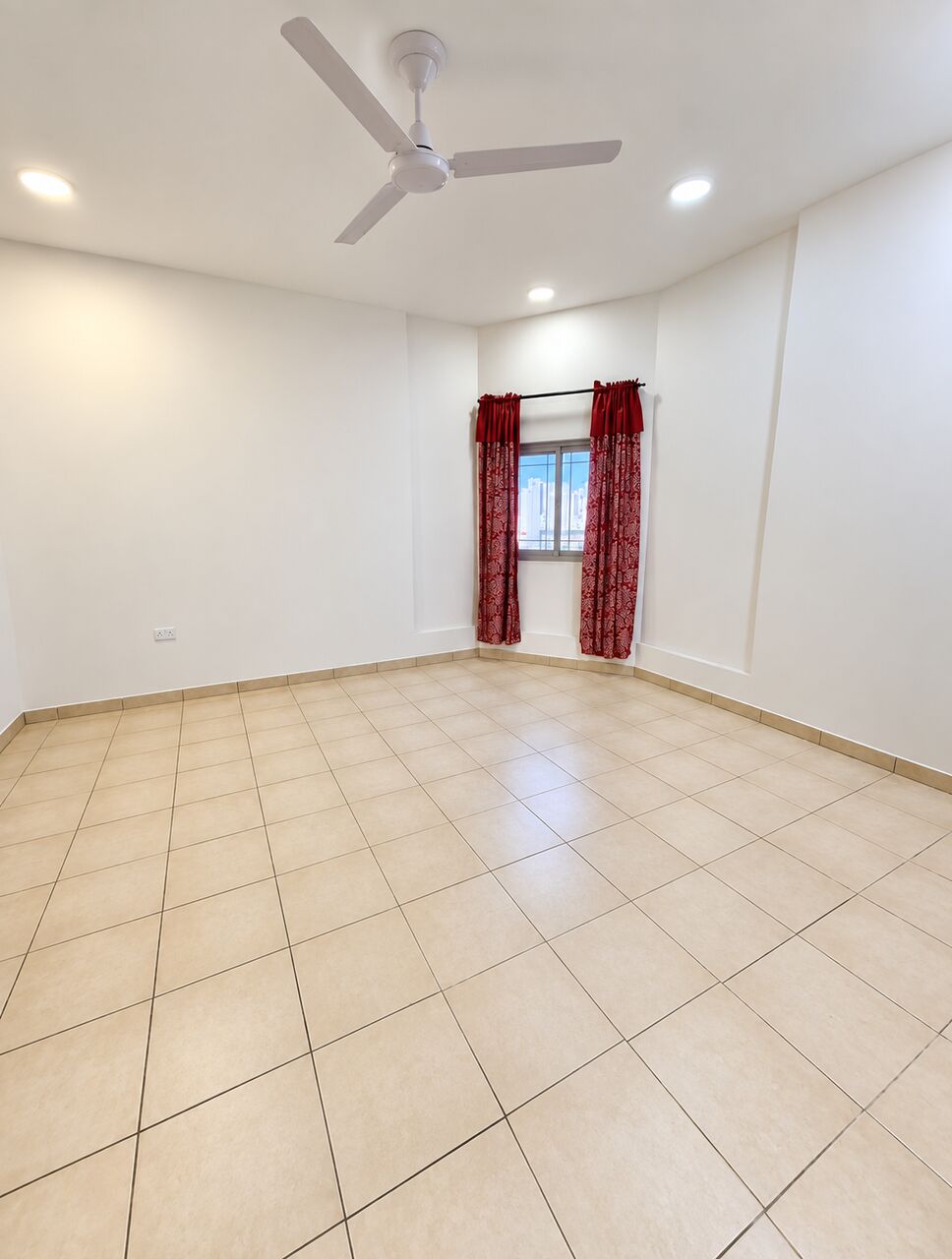 Manama, Apartments, Flats, Houses & Villas, BHD 300/month,  4 BR,  For Rent: Spacious Apartment In Jeblat Hebshi, New Area.