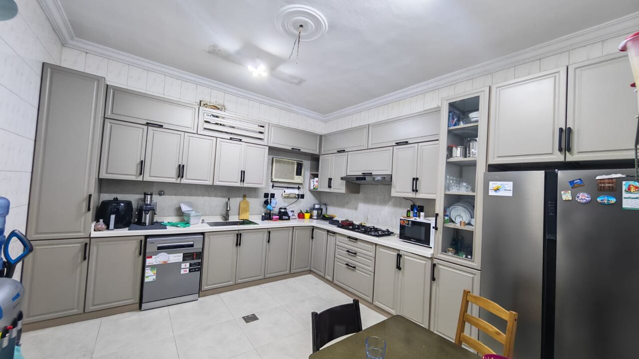 Al Sharafeyah, Apartments, Flats, Houses & Villas, SAR 35000/year,  3 BR,  250 Sq. Meter,  5 Room Big Size Neat And Clear Flat Available For Rent