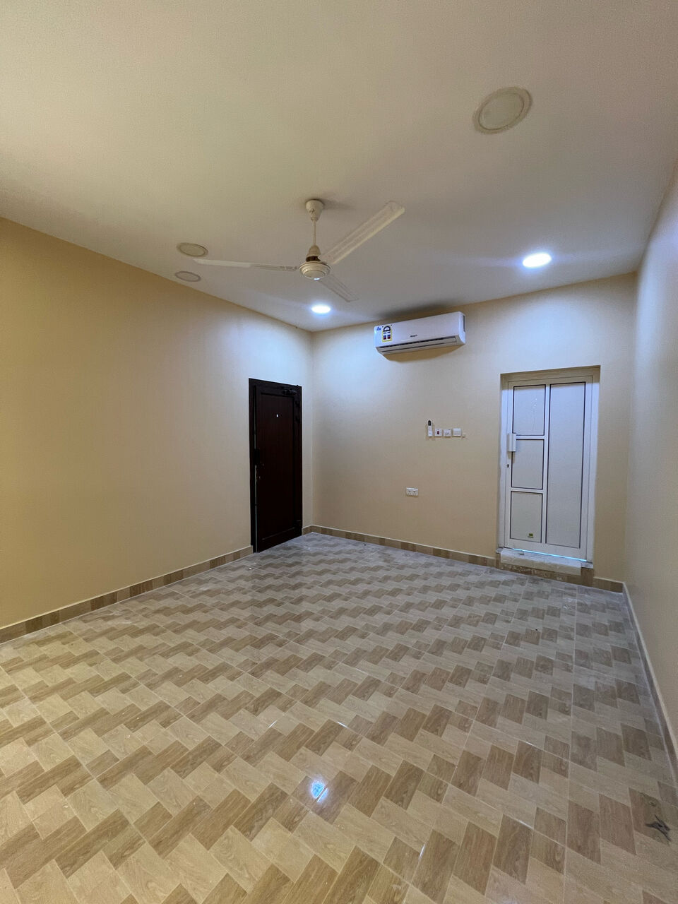 Isa Town, Apartments, Flats, Houses & Villas, BHD 230/year,  3 BR,  Apartment For Rent In Isa Town, Including Electricity And Air Conditioners. It Features 3