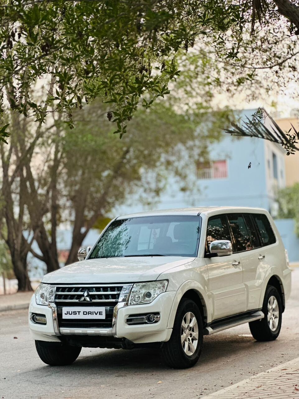 Segaya, Vehicles, Cars & Trucks , BHD 4500,  Mitsubishi Pajero,  2018,  Automatic,  170000 KM,    MODEL SINGLE OWNER USED WELL MAINTAINED 7 SEATER SUV 35400768