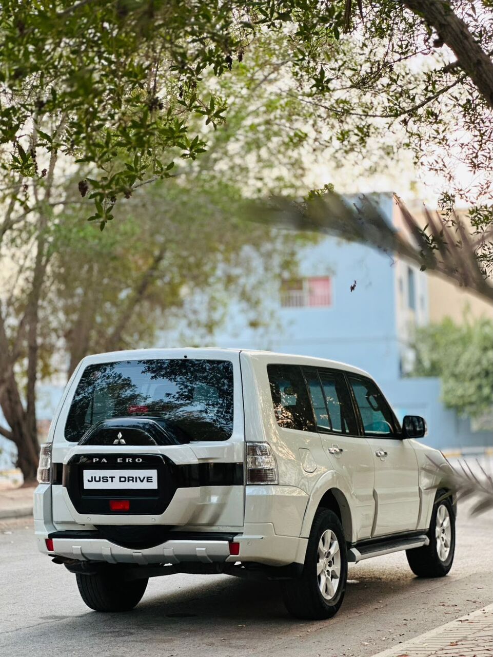 Segaya, Vehicles, Cars & Trucks , BHD 4500,  Mitsubishi Pajero,  2018,  Automatic,  170000 KM,    MODEL SINGLE OWNER USED WELL MAINTAINED 7 SEATER SUV 35400768