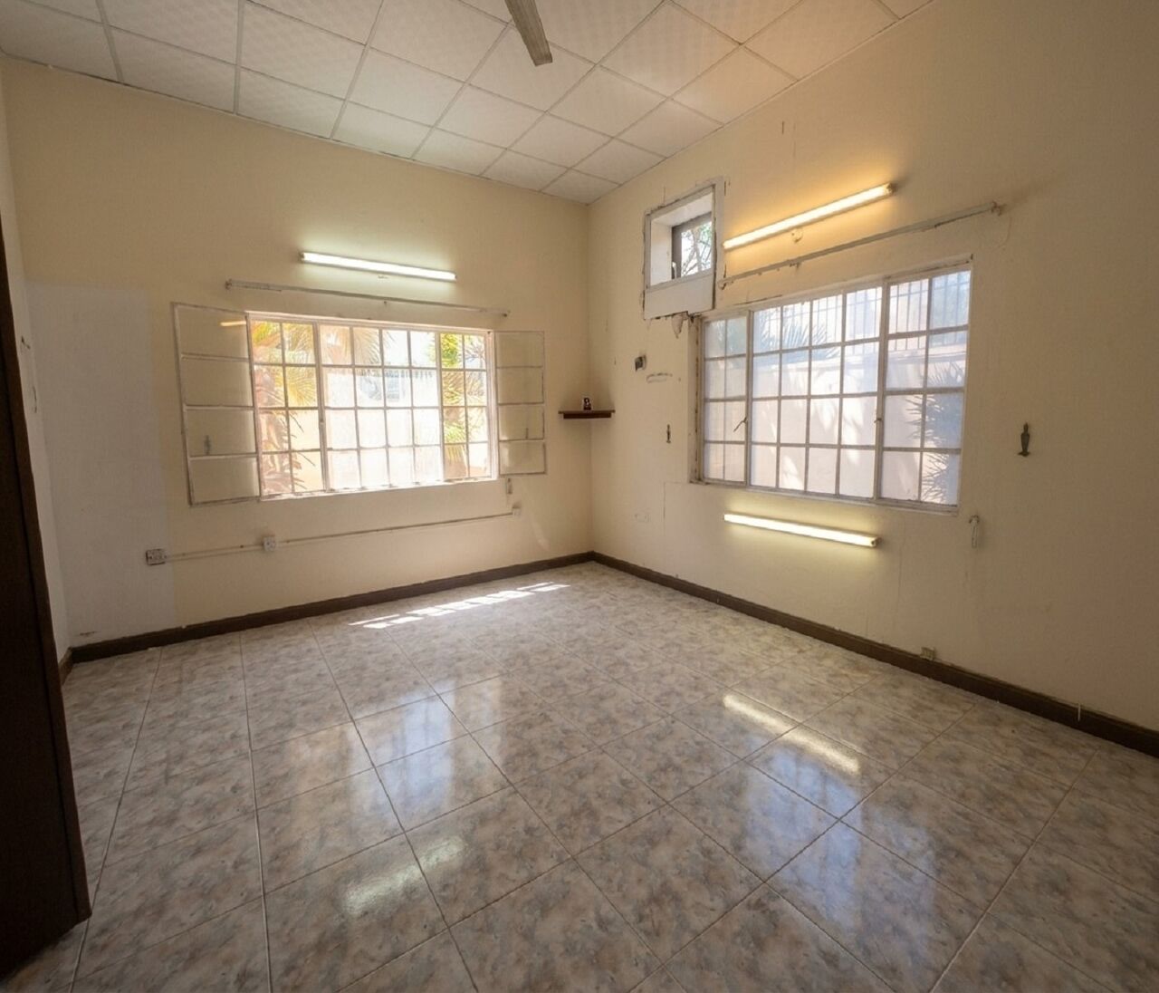 Manama, Staff Accommodation, BHD 1000,  450 Sq. Meter,  Staff / Labor Accommodation VILLA - In Al Guful BD.1000/-