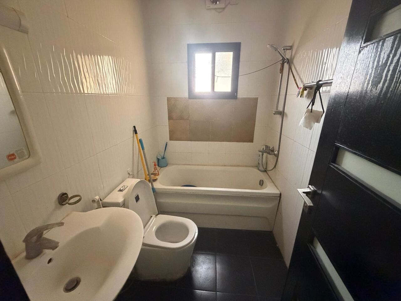 Tubli, Apartments, Flats, Houses & Villas, BHD 200/month,  1 BR,  Semi Furnished 1 Bedroom Flat In Tubli Without EWA