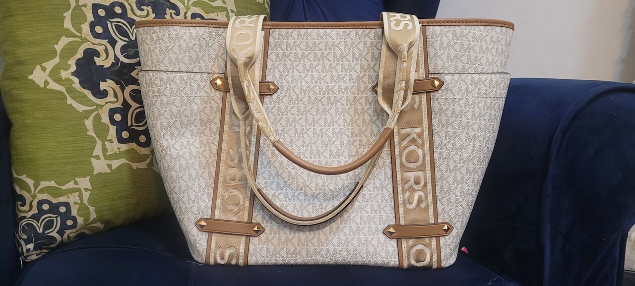 Dammam, Purses & Wallets, SAR 650,  Micheal Kors Bag For Sale