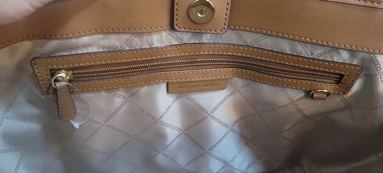 Dammam, Purses & Wallets, SAR 650,  Micheal Kors Bag For Sale