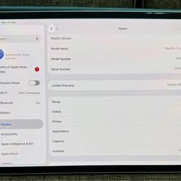 Jeddah, Mobile Phones, SAR 6300,  IPad Pro 11&rdquo; M5 512GB Silver (US Version - Global) + Apple Magic Keyboard + Smart Folio