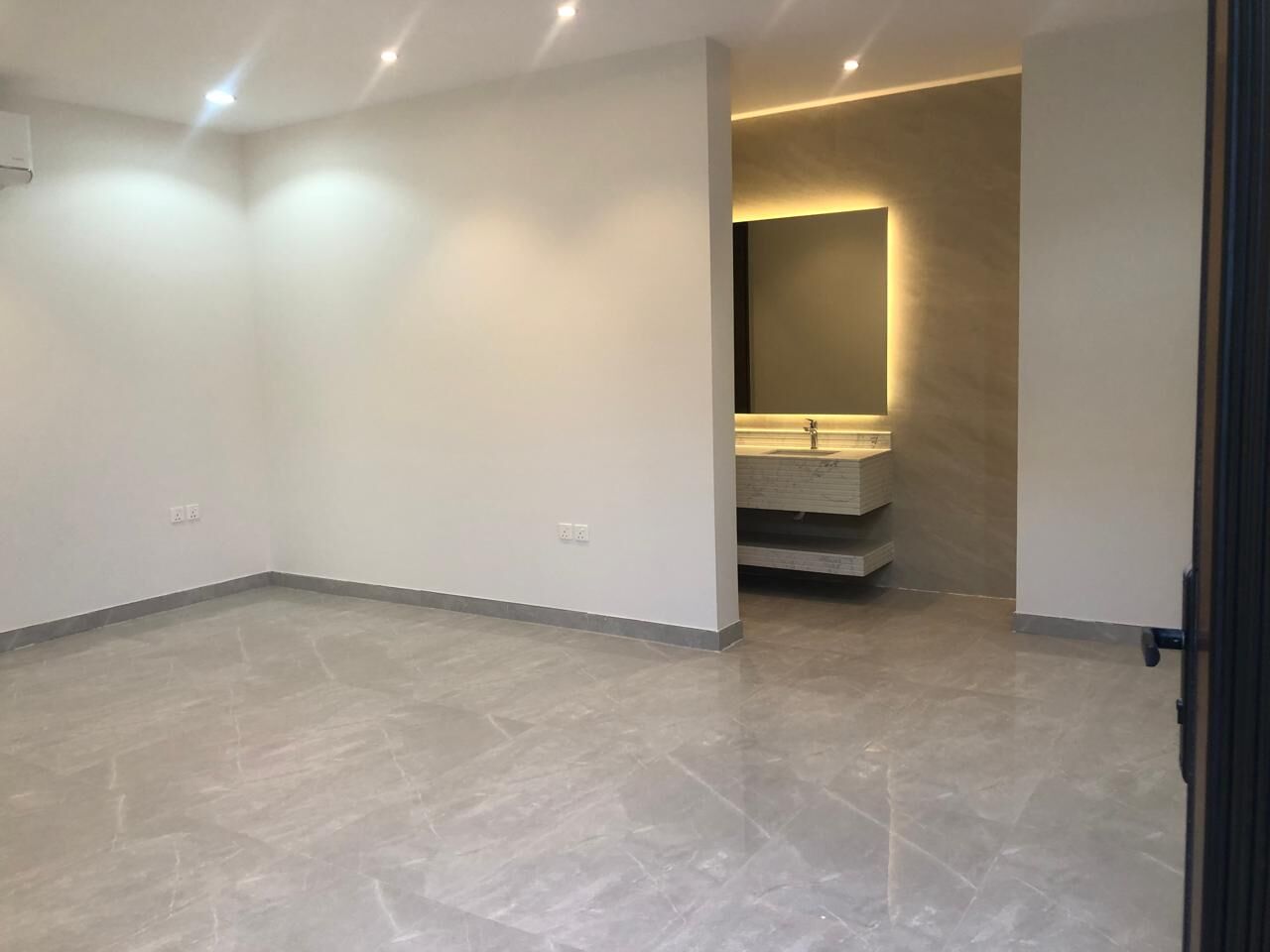 Al Rawdah, Apartments, Flats, Houses & Villas, SAR 90000/year,  5 BR,  BRAND NEW Speciouse Prime Location Family Villa Ground Floor With Car Entrance