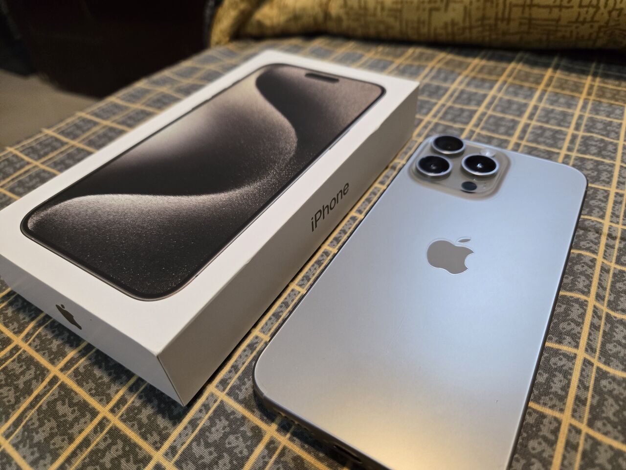 Riyadh, Mobile Phones, SAR 2900,  Iphone 15 Pro Max 256 GB - Urban Titanium