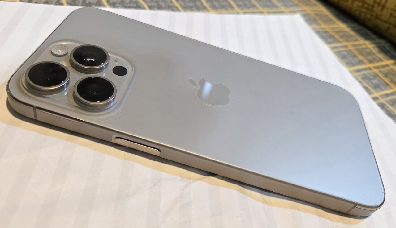 Riyadh, Mobile Phones, SAR 2900,  Iphone 15 Pro Max 256 GB - Urban Titanium