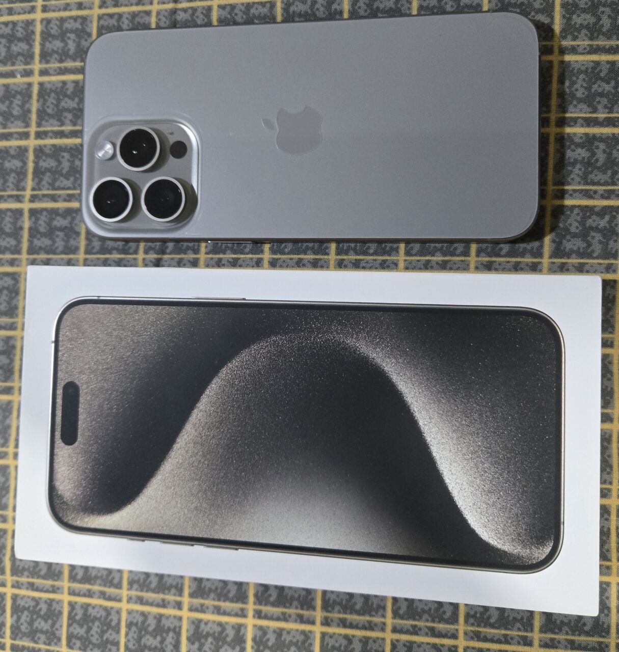 Riyadh, Mobile Phones, SAR 2900,  Iphone 15 Pro Max 256 GB - Urban Titanium