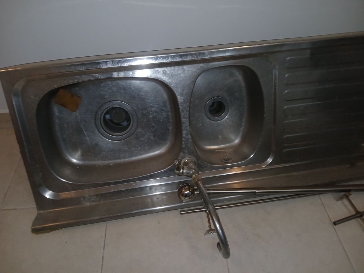 Riyadh, Furniture, SAR 350,  House Hold Items Argent SALE