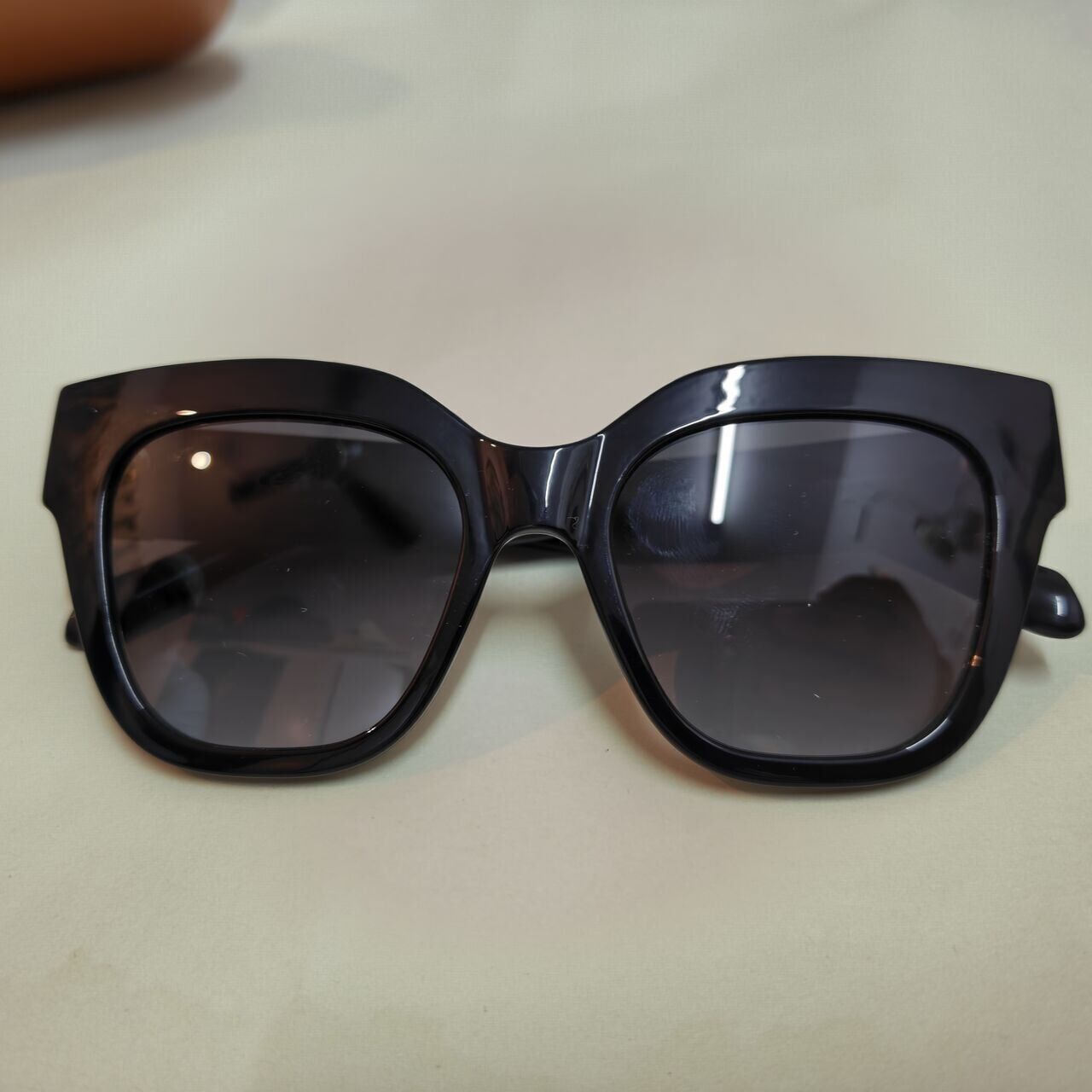 Riyadh, Clothing & Accessories, SAR 150,  Fossil FOS 2151 G/S Black Dark Grey Gradient Sunglasses