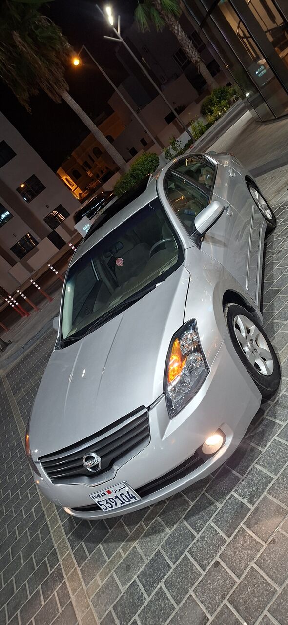 Hidd, Vehicles, Cars & Trucks , BHD 1050,  Nissan Altima,  2008,  Automatic,  220 KM,  For Sale  Full Option Sunroof