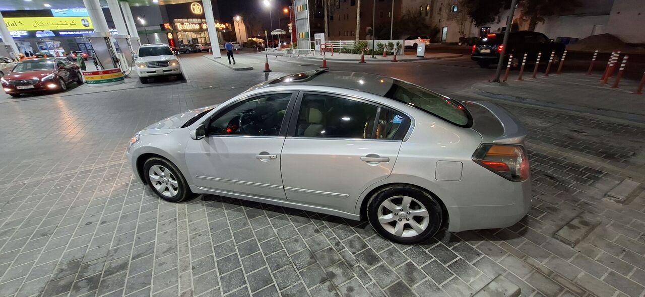 Hidd, Vehicles, Cars & Trucks , BHD 1050,  Nissan Altima,  2008,  Automatic,  220 KM,  For Sale  Full Option Sunroof