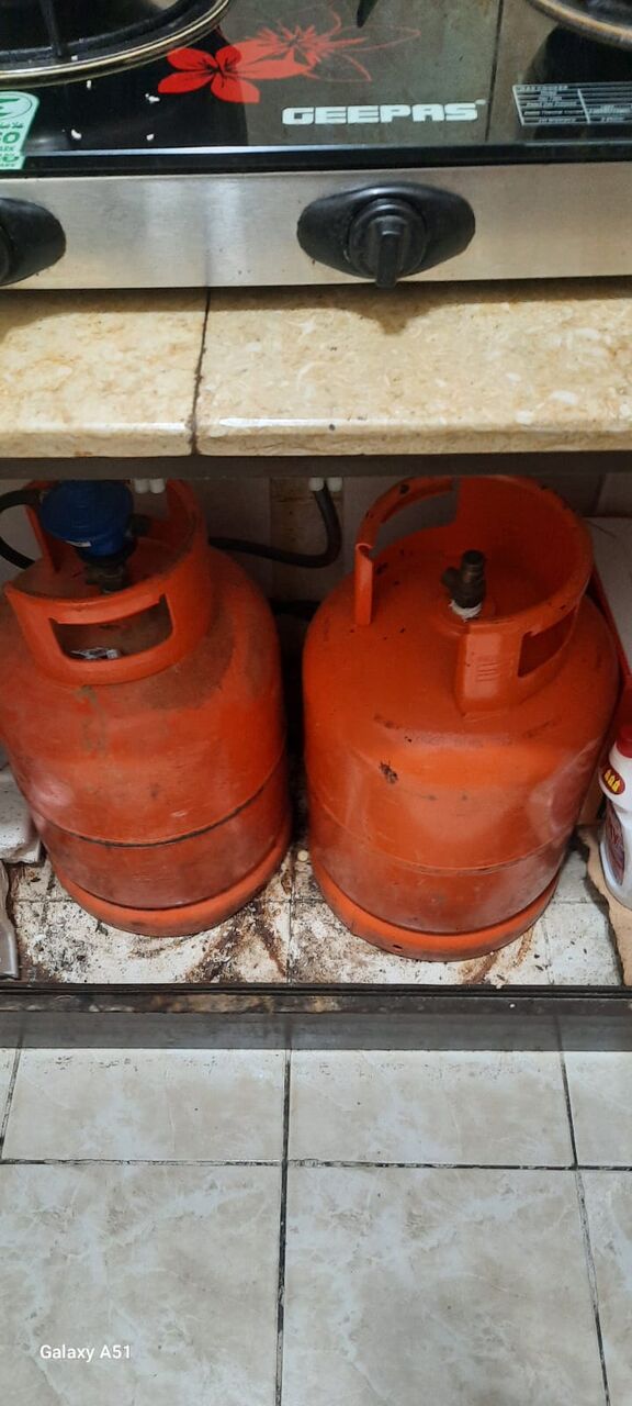 Yanbu, Appliances, SAR 325,  Kitchen Set: 1 Gas Cylinders + Gas Stove (Good Condition)