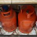 SAR 325,  Kitchen Set: 1 Gas Cylinders + Gas Stove (Good Condition)