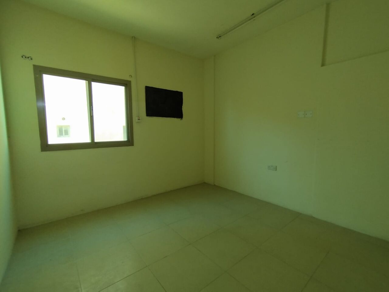 Salmabad, Apartments, Flats, Houses & Villas, BHD 160/year,  1 BR,  Salmabad:- 1Bhk Flat On Rent With Ewa..