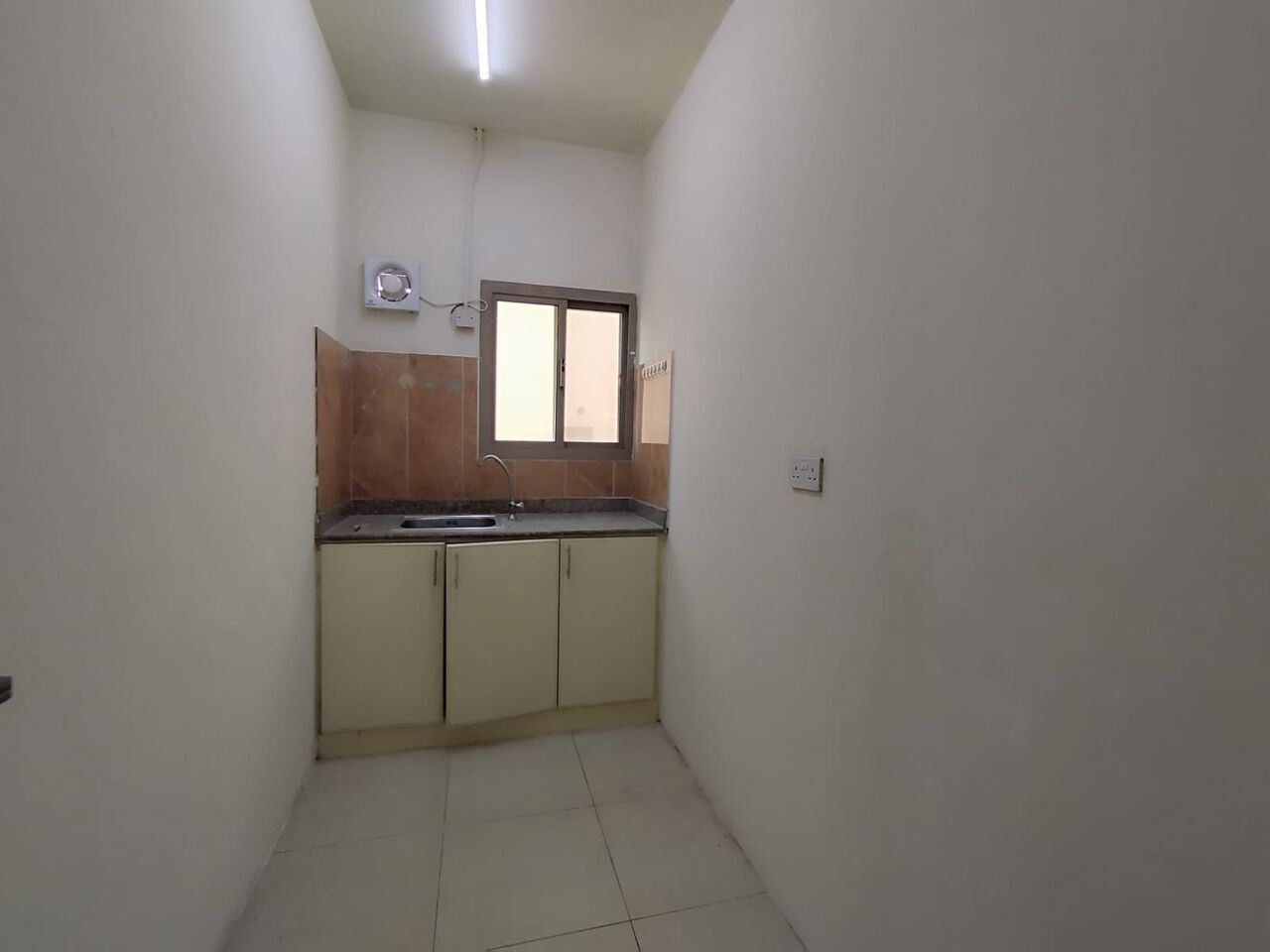 Salmabad, Apartments, Flats, Houses & Villas, BHD 160/year,  1 BR,  Salmabad:- 1Bhk Flat On Rent With Ewa..