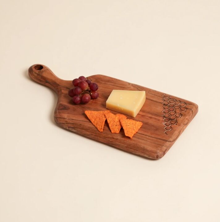 New York, Household Items, USD 15,  Acacia Wood Handcrafted Chopping Board With Handle, 6.75x14"