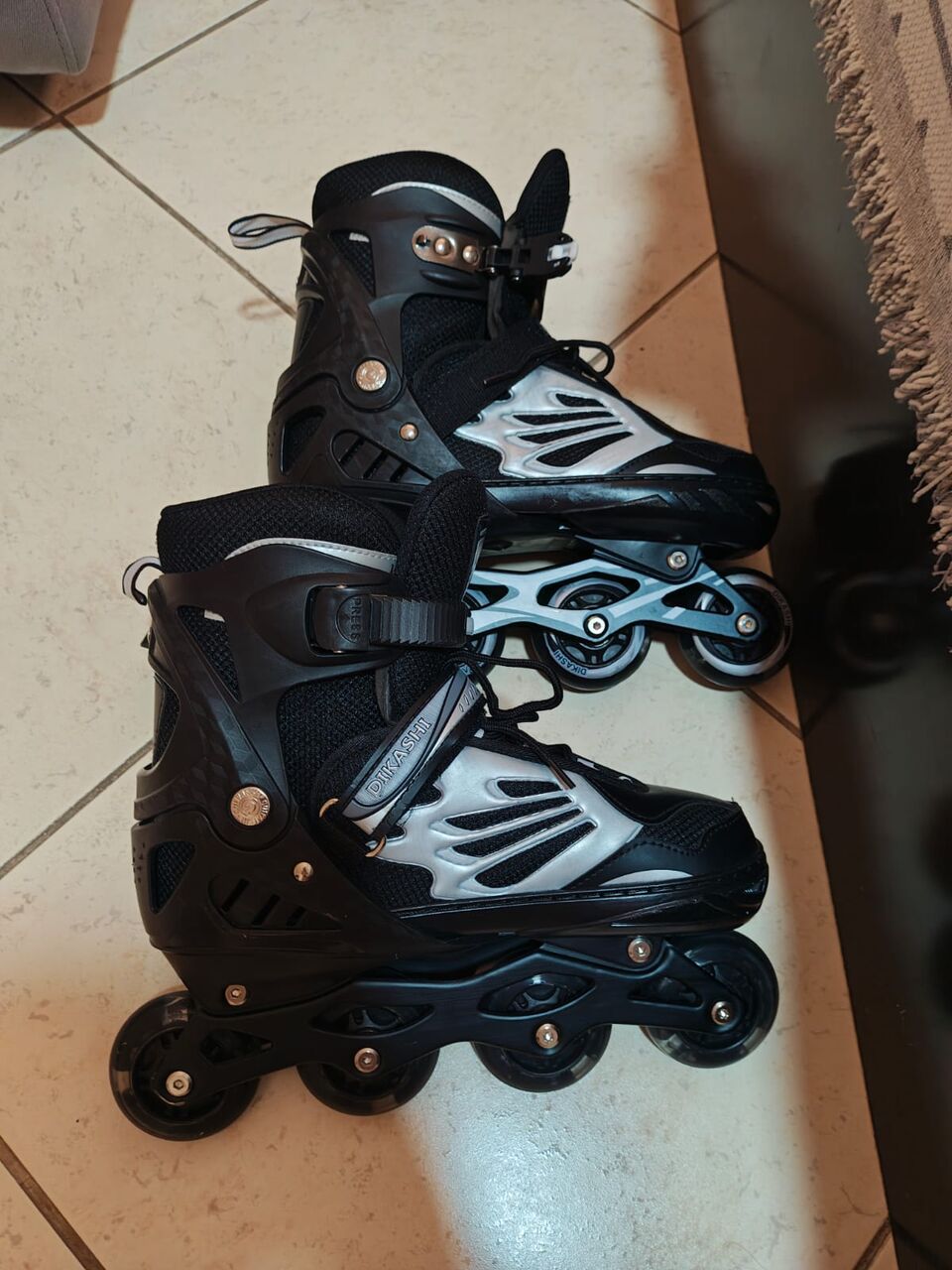 Al Malaz, Toys & Games, SAR 110,  Adjustable Inline Skates / Roller Skates With Flashing Wheels &ndash; EU 38-41 (Size L)