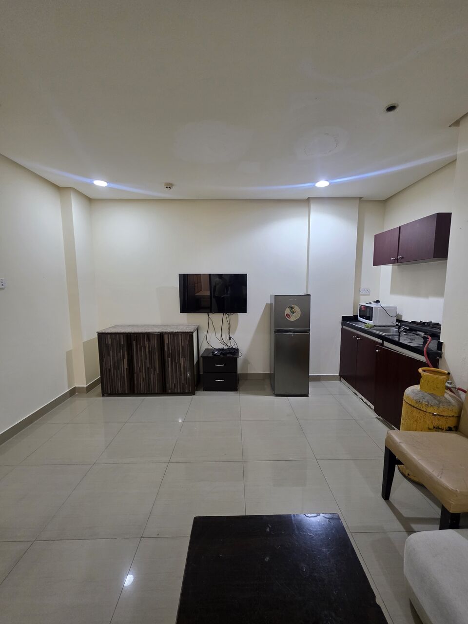 Hoora, Apartments, Flats, Houses & Villas, BHD 180/month,  Furnished,  1 BR,  - Very Neet Furnished 1 BHK Flat With Ewa & WiFi @180/BD In Hoora