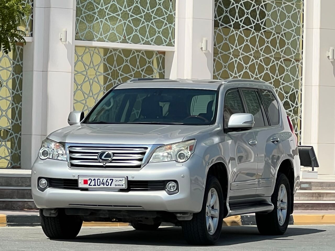 East Riffa, Vehicles, Cars & Trucks , BHD 5900,  Lexus GX 460,  2011,  Automatic,  325000 KM,  LEXUS GX460 MODEL  FOR SALE