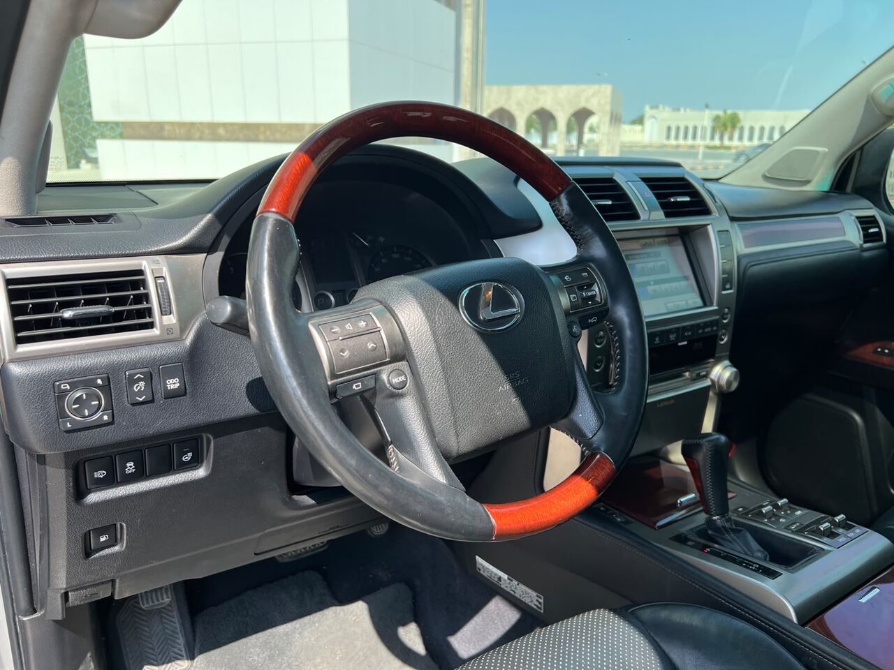 East Riffa, Vehicles, Cars & Trucks , BHD 5900,  Lexus GX 460,  2011,  Automatic,  325000 KM,  LEXUS GX460 MODEL  FOR SALE