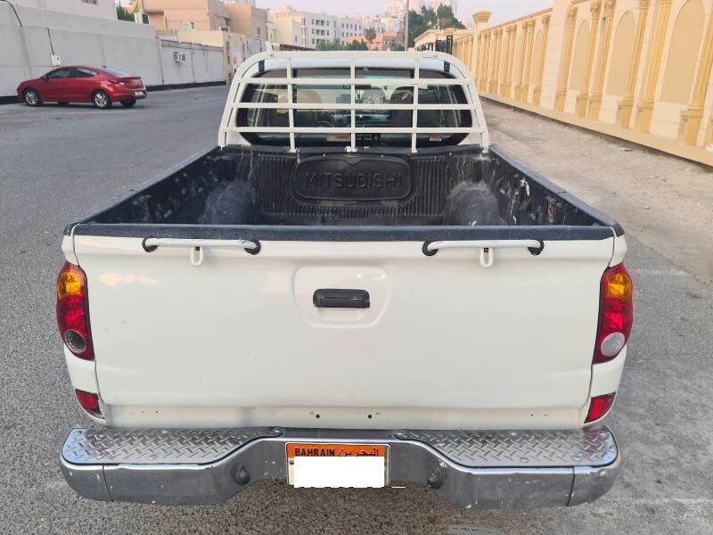 Bilad Al Qadeem, Vehicles, Cars & Trucks , BHD 2300,  Mitsubishi L 200,  2011,  Automatic,  266000 KM,   DOUBLE CABIN PICK UP FOR SALE