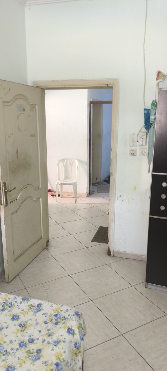 Jeddah, Rooms for Rent, SAR 700/month,  1 Room Available For Rent For Bachelor. 4 Room Flat. 2 Bathroom..Misrifah. Azizia.