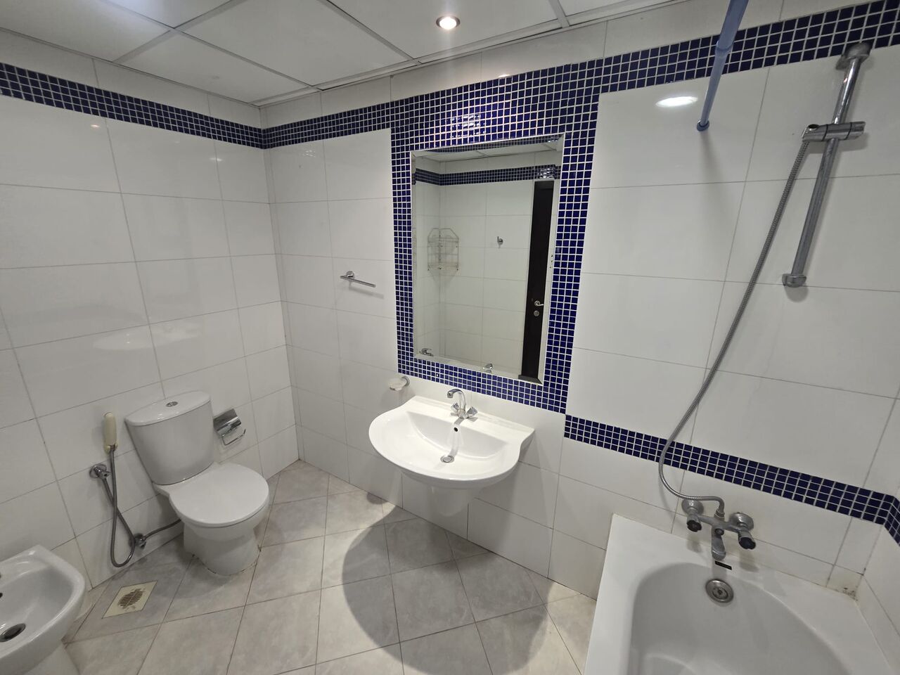Adliya, Apartments, Flats, Houses & Villas, BHD 360/month,  Furnished,  2 BR,  Beautiful/Spacious/Family Apartment