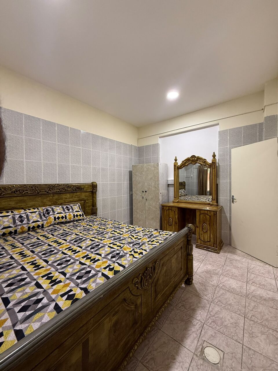 Gudaibiya, Apartments, Flats, Houses & Villas, BHD 190/month,  Furnished,  1 BR,  Fully Furnished 1 Bhk With Unlimited Ewa In Gudaibiya,Neat & Clean Flat @ 35547951
